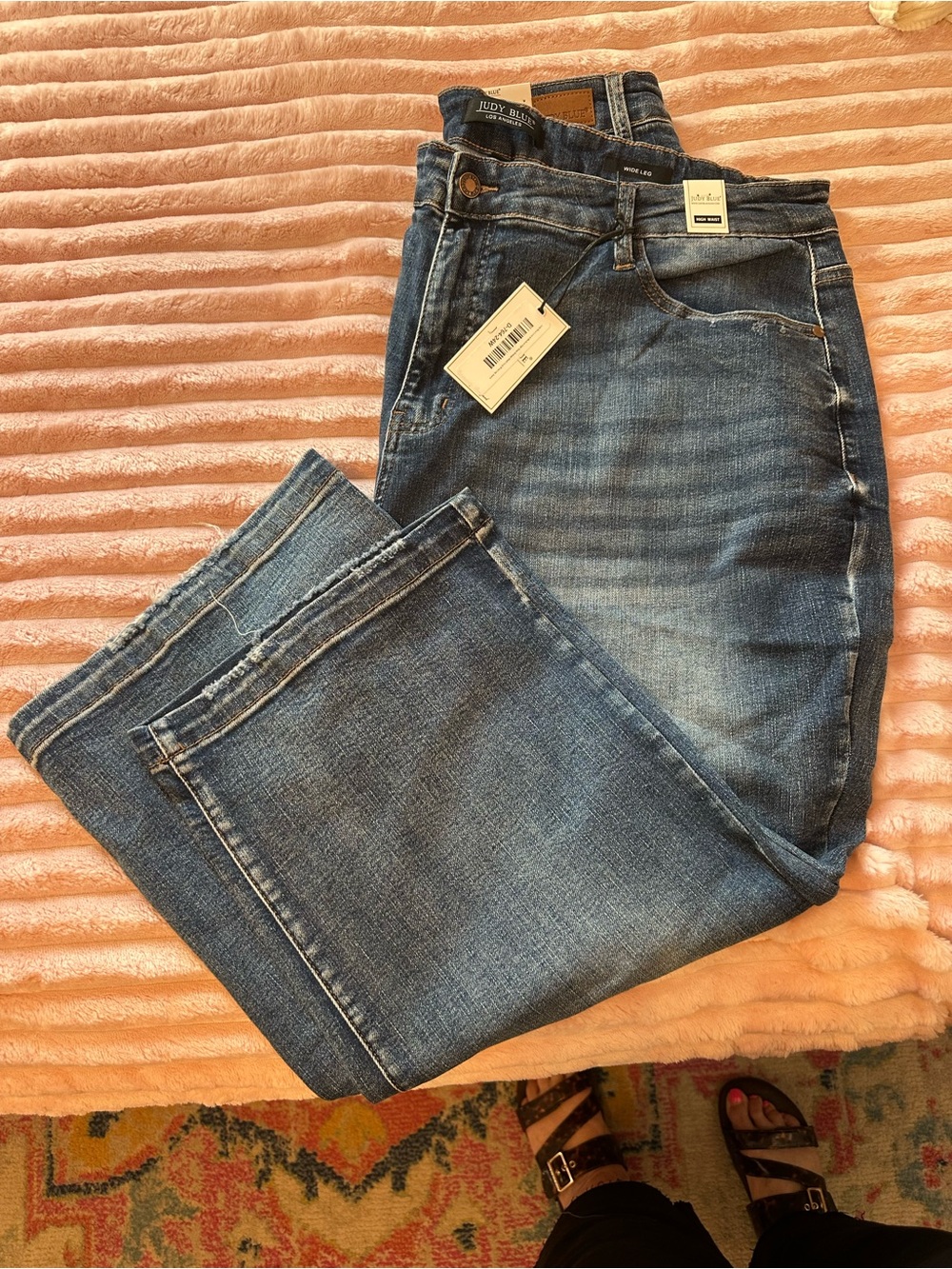 Judy Blue Medium Wash Blue Wide Crop 24w